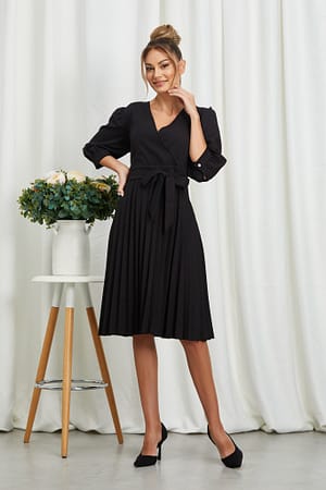 rochie midi eleganta neagra cu pliuri 3 10.jpg